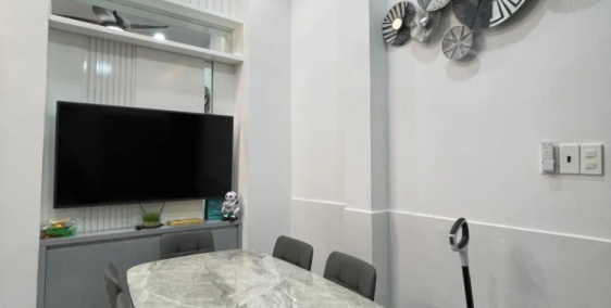 CHUYỂN NHÀ XE TẢI ĐỖ CỬA, QUẬN 10, NGANG 4.1 M , 5 TẦNG, 7.8 TỶ