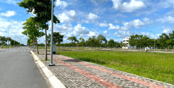 Bán đất mặt tiền đường nhựa 13m ở Đức Hòa Thượng