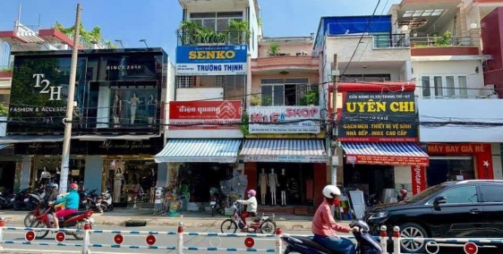 Bán nhà MTKD Nguyễn Sơn Q.Tân Phú , DT 4.1x18m, 2 Lầu, Gía 15 tỷ thương lượng