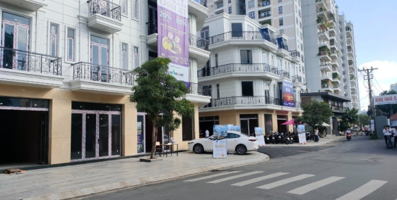 Bán nhà mới xây 3 lầu mặt tiền Trịnh Đình Trọng quận Tân Phú, giá 10,7 tỷ