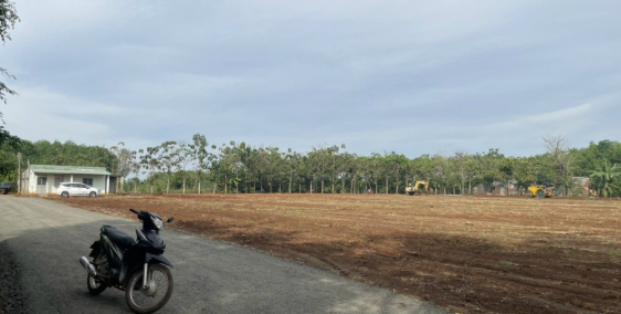 nhà 2 mặt tiền cách QL13 chỉ 500m  Lộc Ninh, Bình Phước