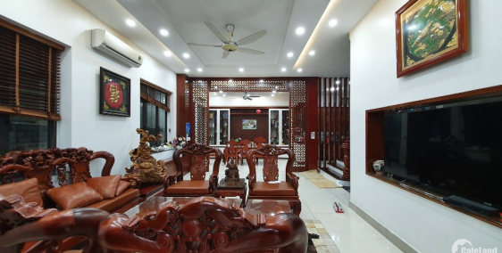 Biệt thự sân vườn lô góc, Đống Đa – Hoàng Cầu, 114m2, 6 tầng, thang máy, khu VIP