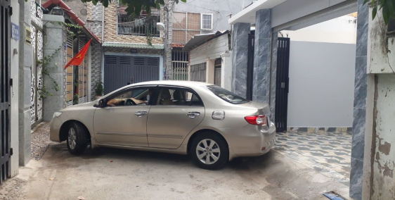 Bán nhà 1 trệt 2 lầu hẻm trước nhà 5m có sân đậu xe oto 7 chỗ đường Phạm H Thái