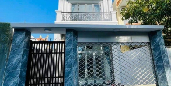 Bán nhà 1 trệt 2 lầu hẻm trước nhà 5m có sân đậu xe 7 chỗ F7 TP Vũng Tàu