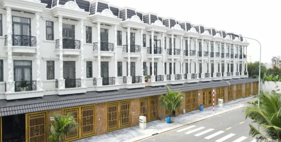 Bán nhà mặt phố Dĩ An, Bình Dương.