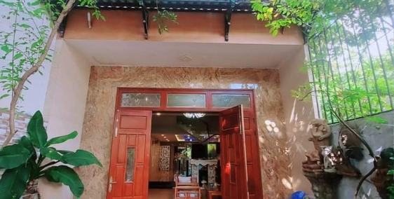 Bán nhà mới, trung tâm, mặt tiền, 100m2, nhỉnh 6 tỷ.