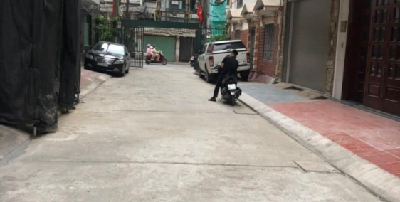 Bán nhà Cầu Giấy, vỉa hè, ô tô tránh, ở, văn phòng, 30m ra phố, 5PN, nhỉnh 17 tỷ