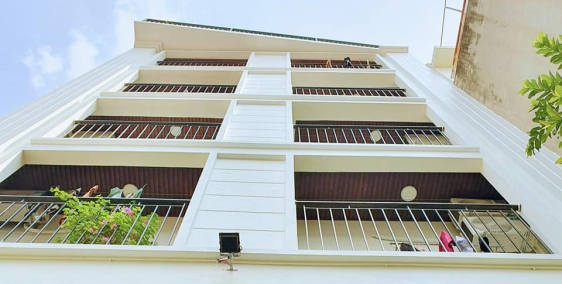 Bán tòa nhà căn hộ dịch vụ ngõ 279 Đội Cấn 194m2 giá 45 tỷ, ô tô đỗ cửa