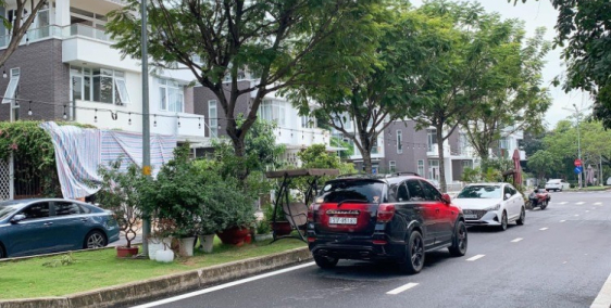 BÁN GẤP BIỆT THỰ SONG LẬP Q7,  4 TẦNG CÓ HẦM ĐỂ XE HƠI, 140M2, FULLNT, 23 TỶ