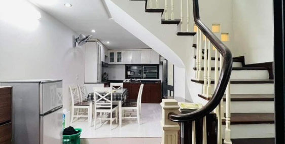 Siêu hiếm chỉ nhỉnh 3 tỷ nhà mớiđẹp Phạm Văn Đồng 35m2, 6 tầng thông sàn gần phố