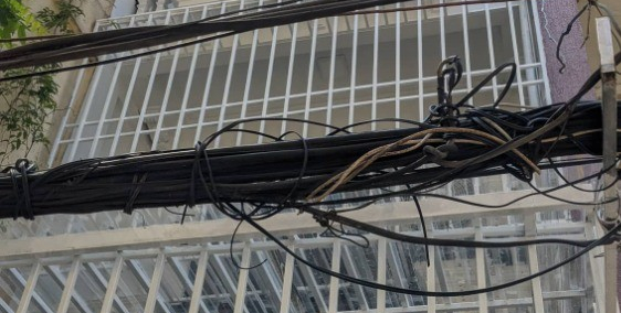 Bán gấp nhà Phố Bạch Đằng quận Hai Bà Trưng 46m2 5tầng hơn 4 tỷ chút.