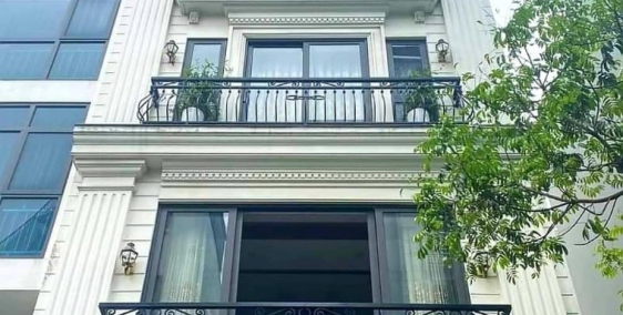 SIÊU PHẨM NHÀ PHỐ KHU VỰC CẦU GIẤY- 7 TẦNG - KD - THANG MÁY- Ô TÔ TRÁNH 50m2