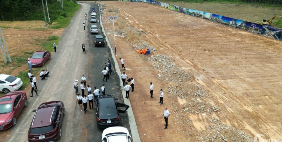 Chính chủ bán lô đất có sổ sẵn, giá rẻ .