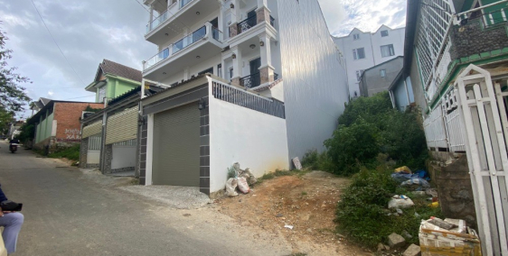 Bán nhà thích hợp kinh doanh homestay, đường oto. Nhà 1 trệt 2 lầu 1 áp.