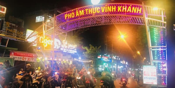 PHỐ ẨM THỰC VĨNH KHÁNH Q4 NGANG 11M, THUÊ 50 TRIỆU, BÁN 14 TỶ