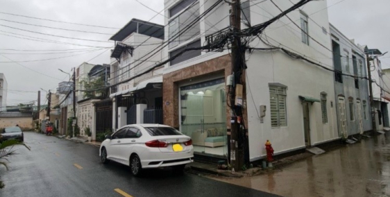 Nhà 2 lầu Góc 2 mặt tiềm hẻm 115 đường CMT8