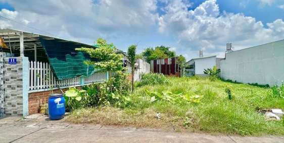 Cần bán gấp lô đất ngay trung tâm xã Phước Vỉnh An - Củ Chi . Xẹc ngắn tỉnh lộ 8