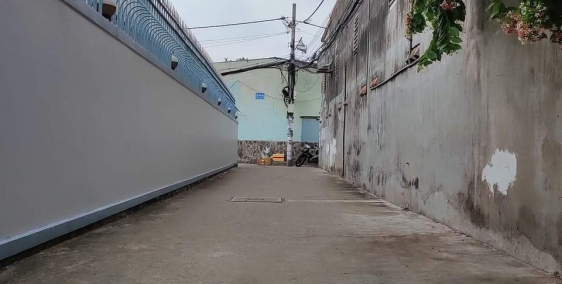 BN Quốc Lộ 13 ;Q.Thủ Thủ Đức;hàng ngộp;270M2 dt: 11*25m; Ô tô tải vào;giá rẻ