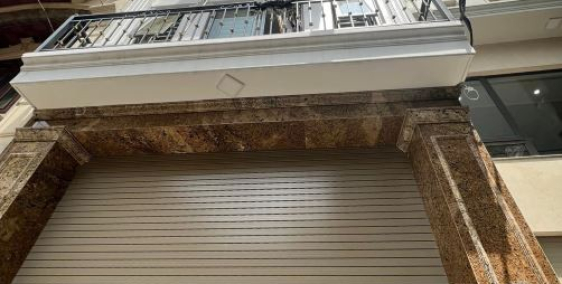 Bán nhà riêng Phạm Văn Đồng, DT 70m2, 5T, MT 4.3m, giá 6.5 tỷ, ô tô vào nhà,