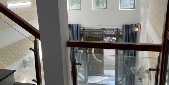 Nhà Phạm Văn Đồng 60m2, 5T,khu phân lô oto tránh, KD-VP, nhíc 7 tỷ;ô tô đỗ