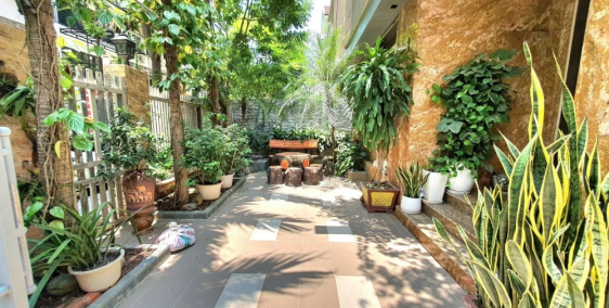 Bán biệt thự nhà vườn kđt Sài Đồng nội thất VIP mặt tiền 15m-270m