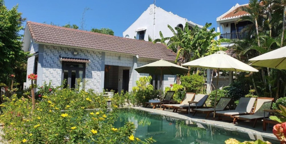 Cần bán Biệt thư 3 mặt tiền đường Trần Bạch Đằng, Sơn trà Đà Nẵng Dt Đất 2000m2