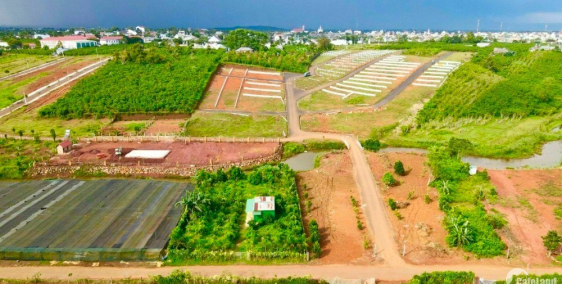 Bán đất diện tích to đẹp, ngay trung tâm thành phố, cạnh nút giao, SHR, full thổ