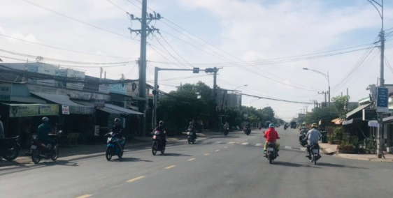 kẹt vốn bán lỗ ngay mặt tiền lớn thuận tiện kinh doanh giá 1435 tỉ