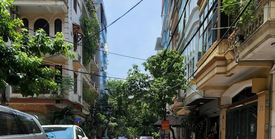 Cạnh chung cư Kosmo, Phân lô Vip, Gara, nhà đẹp ở ngay, Xuân La, Tây Hồ