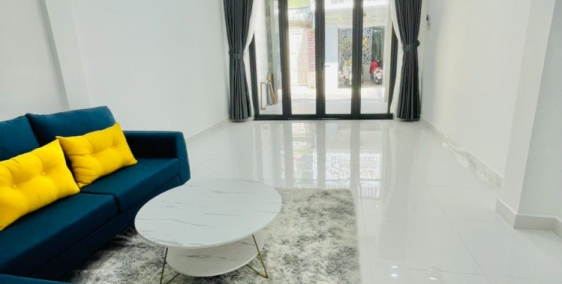 Cho thuê nhà nguyên căn đường Lê Quang Định, phường 11, có chổ đậu xe hơi