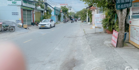 Bán nhà đẹp Phạm Văn Đồng 65m2 x 3 tầng, MT 4m, full nội thất ở ngay, ô tô đỗ