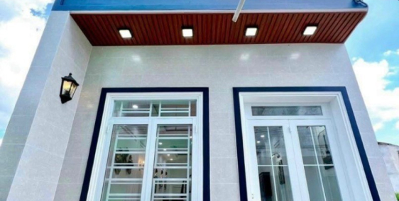 Nhà lầu mới hẻm 311 ngang trường Đại học kỹ thuật công nghệ