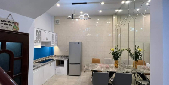 Cần bán nhà phố Cát Linh vị trí siêu đẹp  45m2, 5.7 tỷ.