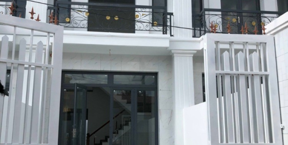 Bán nhà phố Khu Dân Cư mặt tiền đường Quốc Lộ 50 - SHR 100m2