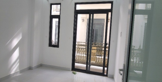 Nhà phố vừa hoàn thiện ngay trục đường Lê Trọng Tấn