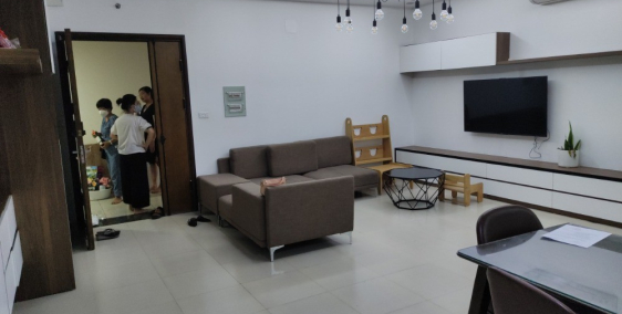 Tòa HDMI 60 Hoàng Quốc Việt căn 03PN 117,7m2 ban công Đông giá 5,2 tỷ.