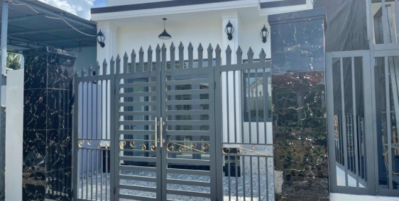 Sang nhượng nhà ở thôn trung diên điền cách chợ trường học 5  phút