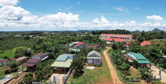 Bán ngôi nhà góc 2 mặt tiền đường lớn trung tâm Khu du lịch Tà Đùng