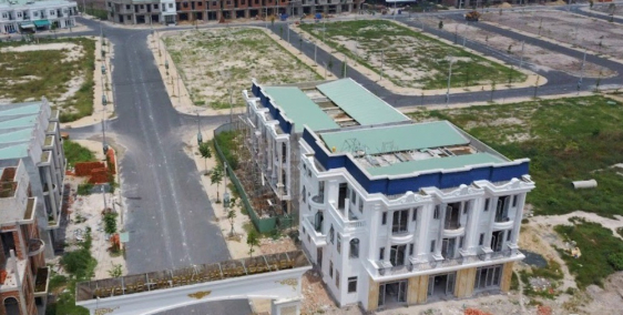 Đất nền trung tâm kinh tế. Có sẵn sổ riêng, từng nền