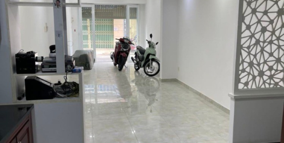 TÌM ĐÂU RA 12 TỶ CÓ MẶT TIỀN 40M2, QUẬN 10, 5 TẦNG, CHO THUÊ.