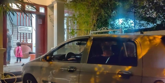 Bán nhà mặt tiền 6m Ngọc Thuỵ Long Biên ngõ thông gara ô tô 120m2