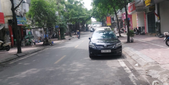 Bán nhà MP Ngọc Lâm.vỉa hè 4m,KD bất chấp ngày đêm,Chỉ nhỉnh 10 Tỷ.