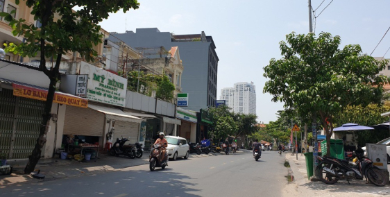 Bán gấp MT kinh doanh Quốc Hương, Thảo Điền, Quận 2. DT 4x27. Giá chỉ 29.5 Tỷ