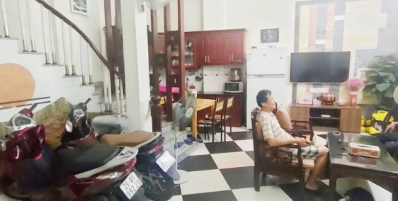 Nhà dân Đội Cấn cách ô tô đỗ đúng 20m, 5 tầng Mặt tiền khủng 5.8m giá chỉ 6.6tỷ