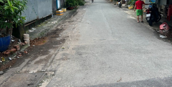 Cần bán gấp nhà nát đường Thoại Ngọc Hầu cách ngã tư bốn xã 100m