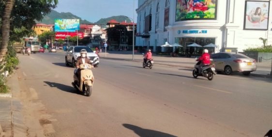 Nhà mặt đường Chính, đối diện TT TM Vincom, TP. SƠn La