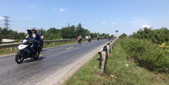 100m2 nhựa 6m lớn, cách quốc lộ 1A ngay cầu Bên Lức 4p