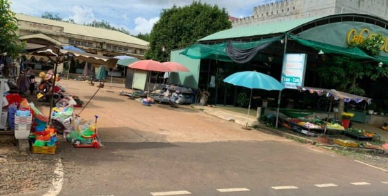 Kẹt tiền cần bán gấp 200m2 đất thổ cư mặt tiền đường DT756 sổ sẵn, giá rẻ