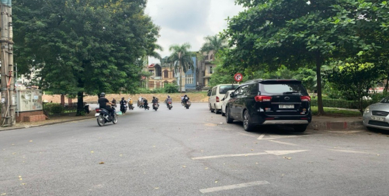 Chính chủ bán nhà. Tặng đủ nội thất, nhà mới xây để ở nên rất đẹp