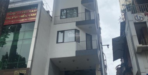 Bán nhà mặt tiền quận 1 góc Bùi Thị Xuân. DT: 5 x 22m 4 lầu đang cho thuê 100tr/